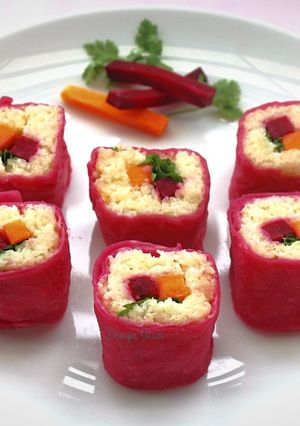 कोकोनट गेहूं दलिया इन क्रेप सुशी (Coconut gehun daliya in crepe sushi recipe in Hindi) रेसिपी मुख्य फोटो