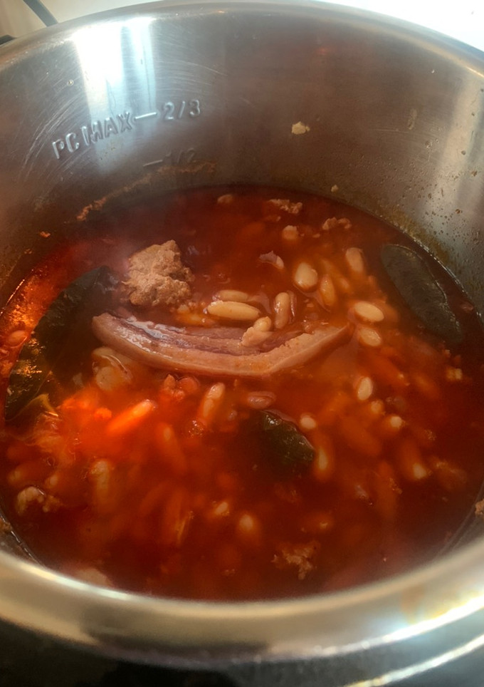 Una foto de Judías blancas con compango y picadillo en Instant pot