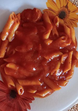 A picture of Macaroni with Chorizo.