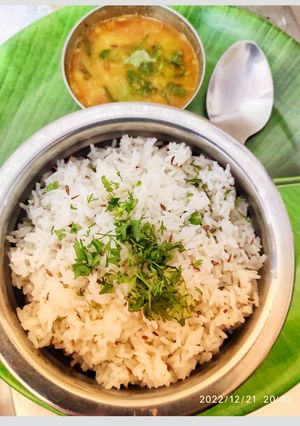 जीरा राईस (Jeera Rice Recipe In Marathi) रेसिपी चे मुख्य फोटो 