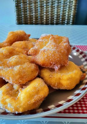 Une photo de Les beignets aux pommes de mardi gras