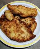 Filetes de pechuga de pollo a las finas hierbas empanados
