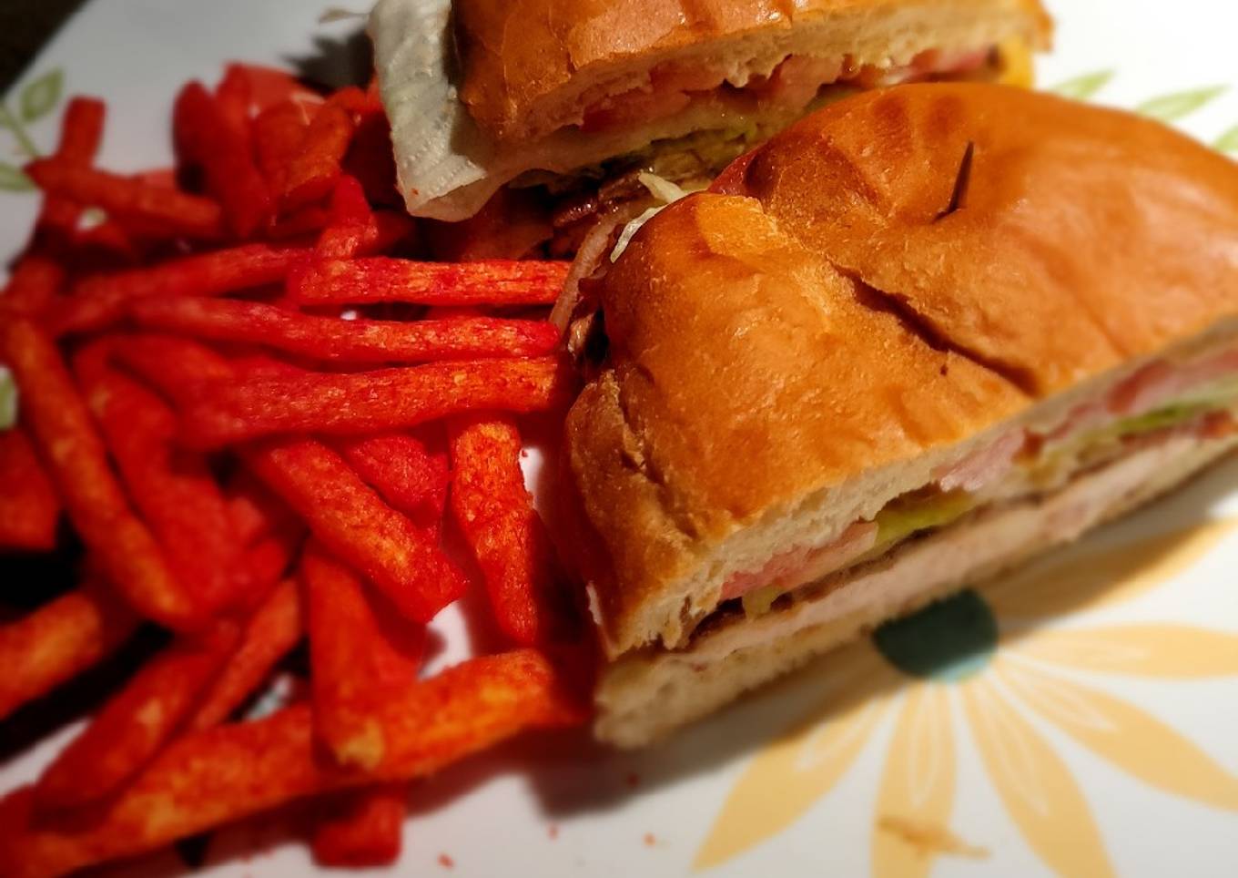 Sándwich de pechuga de pollo a la parrilla