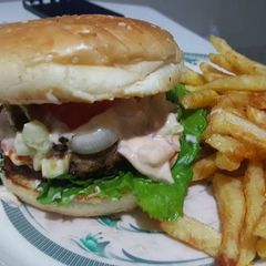 Beef burger A picture of Beef burger.