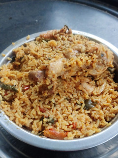 சிக்கன் தம் பிரியாணி (Chicken thum biryani recipe in tamil) செய்முறை முக்கிய புகைப்படம்