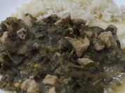 Una foto de salsa verde preparada