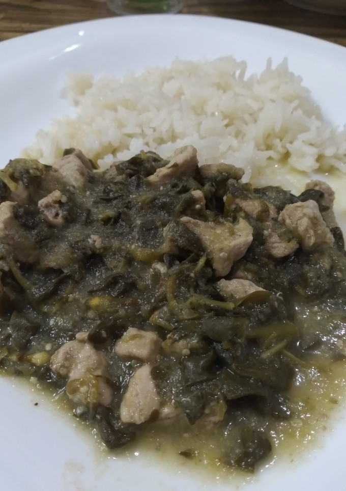 Una foto de Verdolaga con cerdo en salsa verde