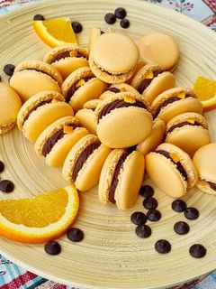 Narancsos-csokoládés ganache macaronba 🍊🍫 recept fotója