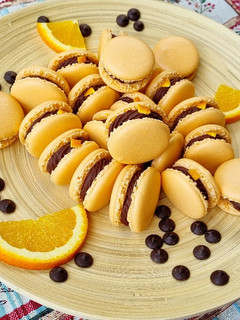 Narancsos-csokoládés ganache macaronba 🍊🍫 recept fotója