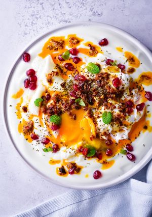 A picture of Turkish Eggs (Çilbir).