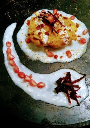 દહીં વડા(Dahi vada recipe in Gujarati) રેસીપી મુખ્ય ફોટો