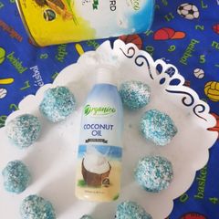 A picture of Coconut heaven balls.