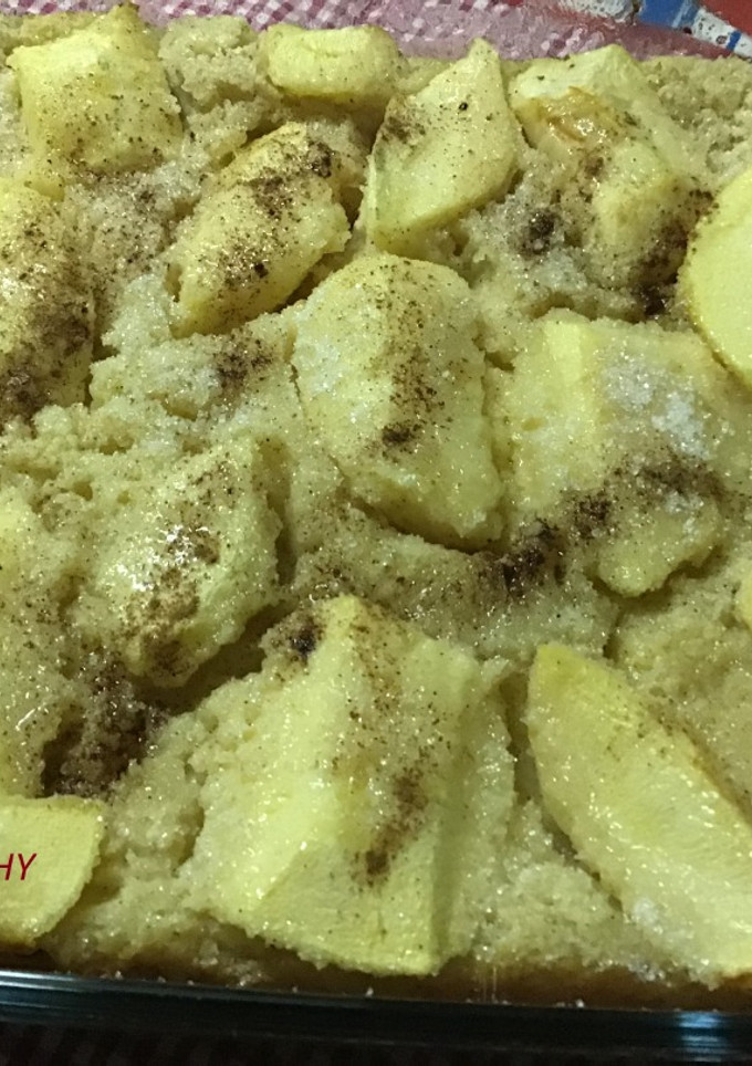 Una foto de Clafoutis con limón y manzanas a la canela
