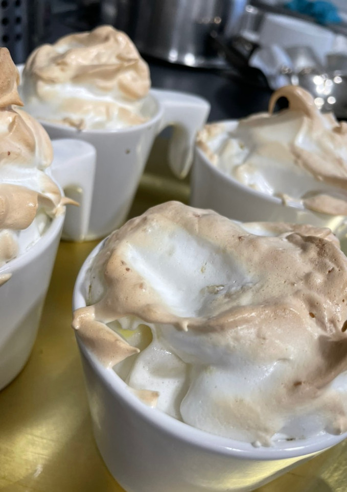Una foto de Soufflé de limón y jengibre