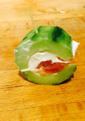 Une photo de Apéritif frais au concombre et saumon