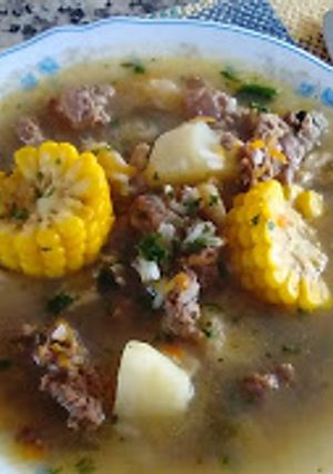Una foto de Sopa de carne y vegetales