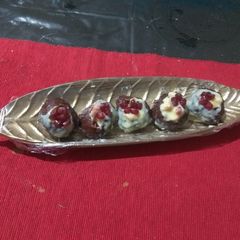 Chocolate golgappas with fruits A picture of Chocolate golgappas with fruits.