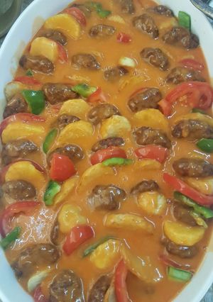 صورة لوصفة الكفته مع البطاطس بصوص خاص (صوص الفلوريستين)