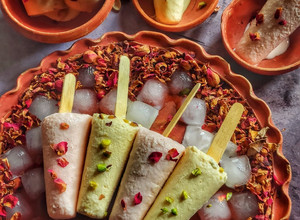 A picture of Easy Rose & Kesar pista kulfi (No fire).