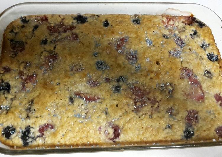 Recipe of Speedy Oatmeal Berry Breakfast Cake