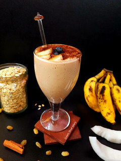A picture of Oats, Banana and Coconut Smoothie vegan.