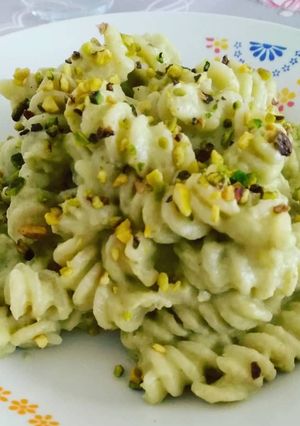 A picture of Fusilli with Cauliflower Cream, Pesto, and Chopped Pistachios.