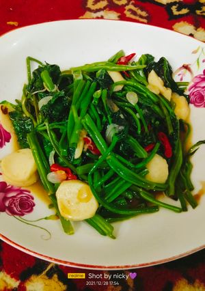 Foto resep Tumis kangkung bakso saos tiram