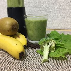 A picture of Green smoothies.