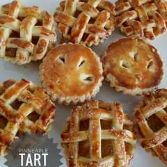 รูปของ Pie Nanas (Pineapple Pie)