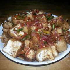 A picture of Tahu Gejrot.