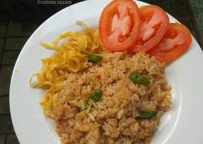 Resep Nasi Goreng Telur Asin oleh Ummu Azzam 💐 - Cookpad