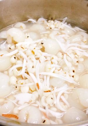 Hình của món Ý dĩ,long nhãn nấu nước dừa.