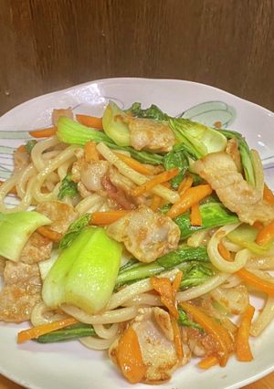 A picture of Yaki Udon with Umeboshi.