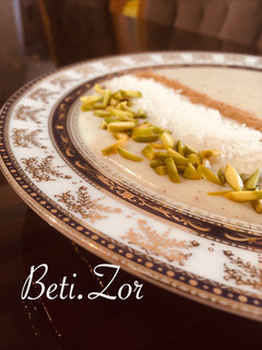 عکسی از دستور فرنی آرد برنج و بادوم
