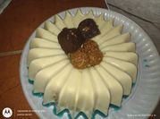 Una foto de postres cremas