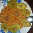 Macarrones con queso y salchicha