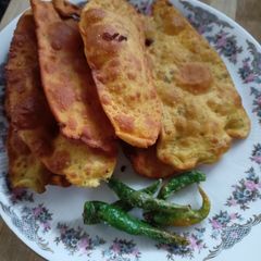 A picture of Fafda.