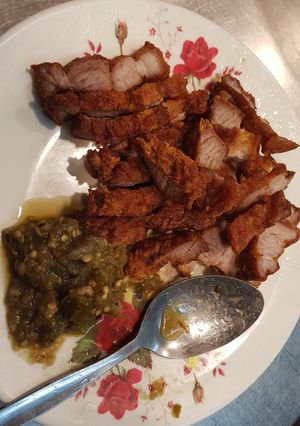 รูปของ หมูสามชั้นทอด+น้ำพริกหนุ่ม