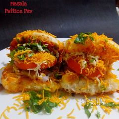 A picture of Masala pattice pav.