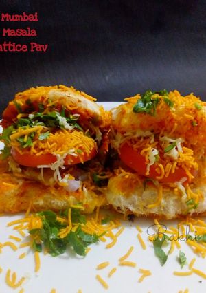 A picture of Masala pattice pav.