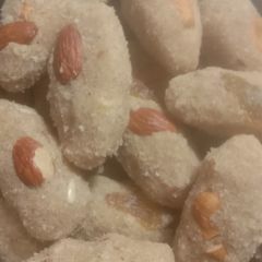 A picture of Zero oil semolina ladoo.