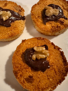 Una foto de GALLETITAS DE COCO, ALMENDRAS y NUECES (sin gluten)