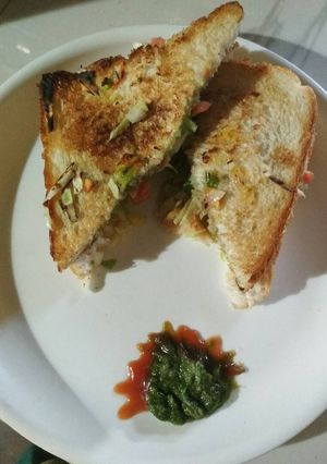 A picture of Vegtable sandwhich.