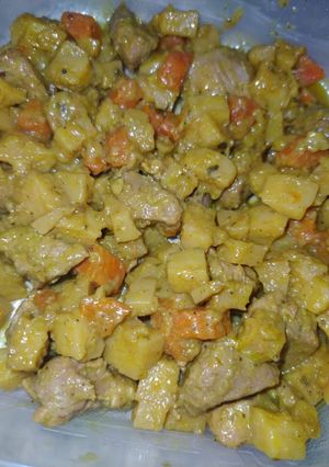 Foto principal de Pavo a la pimienta con patata y zanahoria