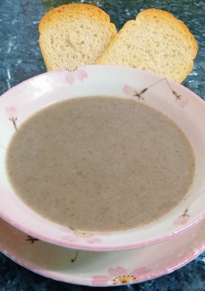Una foto de Crema ligera de champiñones