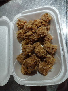 Una foto de Bolitas de leche y coco