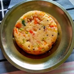 A picture of Carrot Onion Sooji Upma.