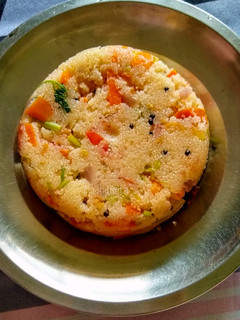 A picture of Carrot Onion Sooji Upma.
