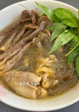 Hình của món Miến Gà Nấm Lộc Nhung.