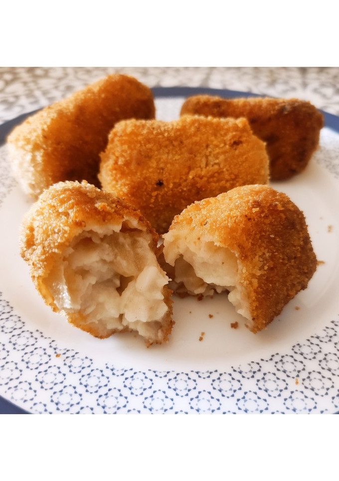 Una foto de Croquetas de pera y queso Gorgonzola